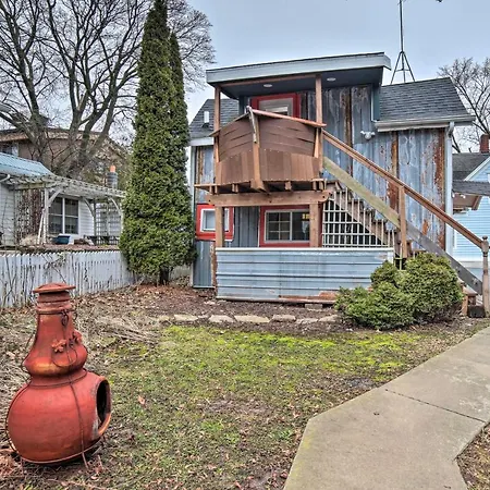 Chic Sturgeon Bay Escape - Walk To Downtown And Bay! Apartment